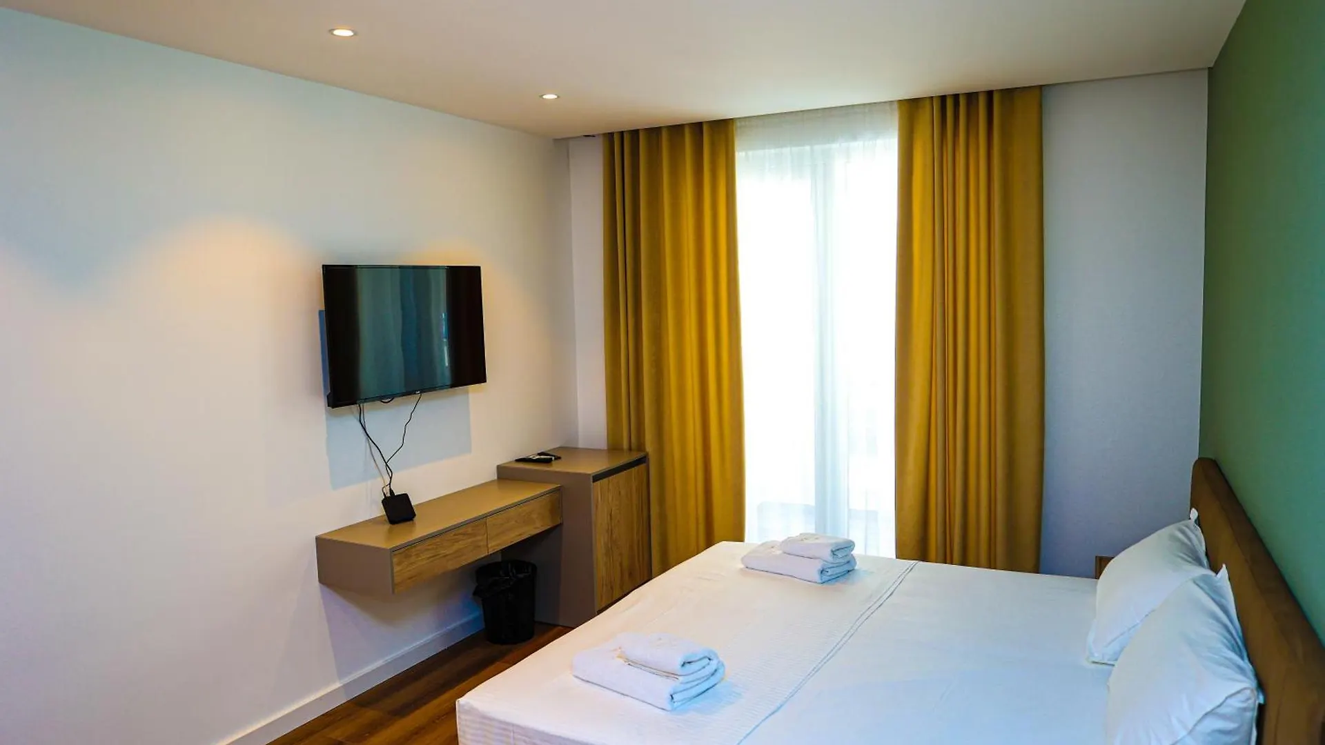 Riviera Palace Shëngjin Hotel